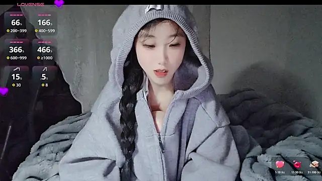 Snapshot of hyp0crite chatting on November 17, 2025, 12:31 pm hyp0crite online show from November 17, 2025, 12:31 pm