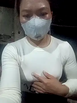 Snapshot of nat-tri chatting on November 15, 2025, 1:26 pm nat-tri online show from November 15, 2025, 1:26 pm