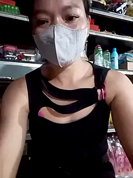 Snapshot of nat-tri chatting on October 26, 2025, 11:43 am nat-tri online show from October 26, 2025, 11:43 am