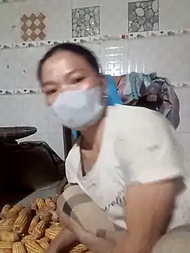 Snapshot of nat-tri chatting on October 15, 2025, 10:34 am nat-tri online show from October 15, 2025, 10:34 am