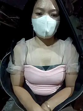 Snapshot of nat-tri chatting on November 4, 2025, 3:16 pm nat-tri online show from November 4, 2025, 3:16 pm