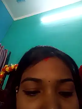 Snapshot of Prishacam2 chatting on October 29, 2025, 5:28 am Prishacam2 online show from October 29, 2025, 5:28 am