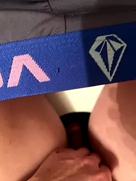 LilCheeky online show from December 14, 2025, 4:29 am