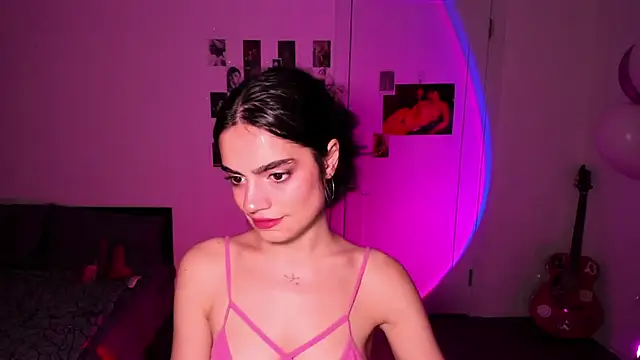 Snapshot of nightfloatt chatting on October 24, 2025, 9:47 pm nightfloatt online show from October 24, 2025, 9:47 pm