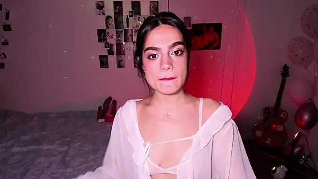 Snapshot of nightfloatt chatting on November 7, 2025, 12:53 pm nightfloatt online show from November 7, 2025, 12:53 pm