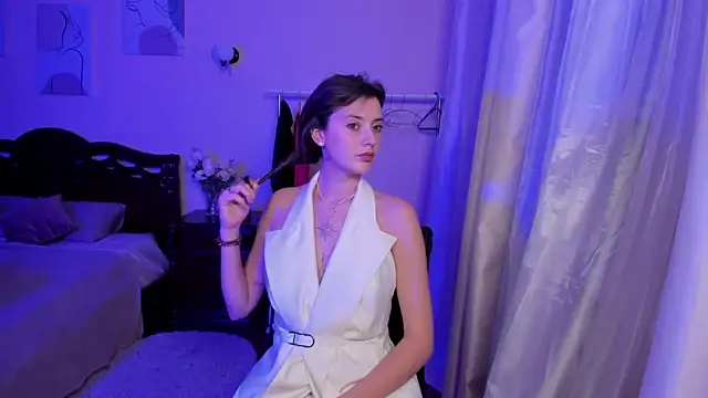 Snapshot of ShannanBeauty chatting on October 21, 2025, 5:45 pm ShannanBeauty online show from October 21, 2025, 5:45 pm