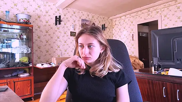 AmeliLia online show from March 15, 2026, 9:38 am