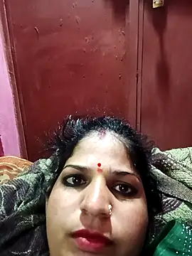 Karishma cute online show from November 24, 2025, 11:16 pm