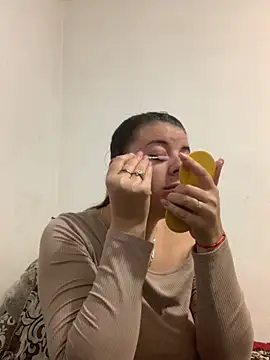 MiraCastellon online show from November 2, 2025, 11:59 am