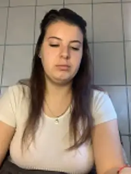 MiraCastellon online show from November 26, 2025, 12:05 pm