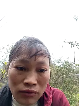 siusiu-00 online show from December 14, 2025, 8:42 am