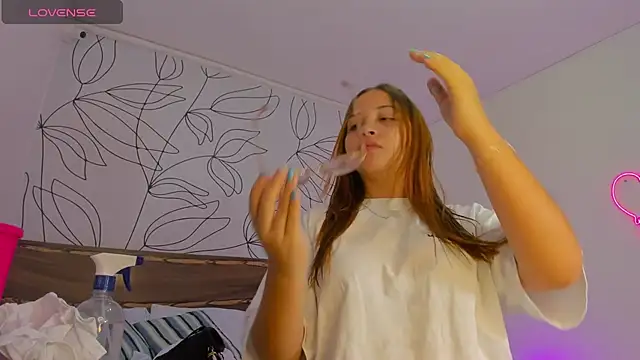 Snapshot of merida_06 chatting on November 16, 2025, 7:51 pm merida 06 online show from November 16, 2025, 7:51 pm