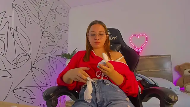 Snapshot of merida_06 chatting on October 19, 2025, 3:53 am merida 06 online show from October 19, 2025, 3:53 am