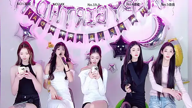 Snapshot of DX-002 chatting on December 5, 2025, 8:02 am DX-002 online show from December 5, 2025, 8:02 am