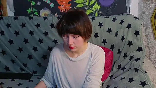 Snapshot of ReincarnatedAngel chatting on November 19, 2025, 11:10 am ReincarnatedAngel online show from November 19, 2025, 11:10 am