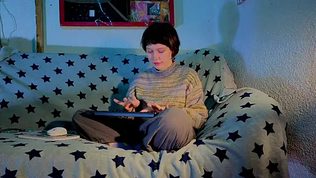 Snapshot of ReincarnatedAngel chatting on October 19, 2025, 5:05 pm ReincarnatedAngel online show from October 19, 2025, 5:05 pm