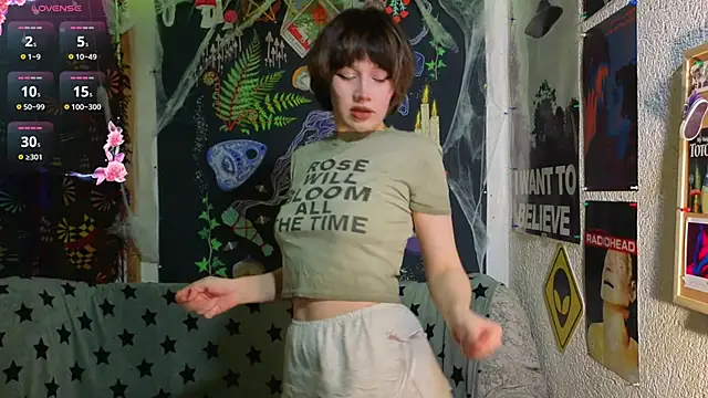 Snapshot of ReincarnatedAngel chatting on November 26, 2025, 8:53 pm ReincarnatedAngel online show from November 26, 2025, 8:53 pm