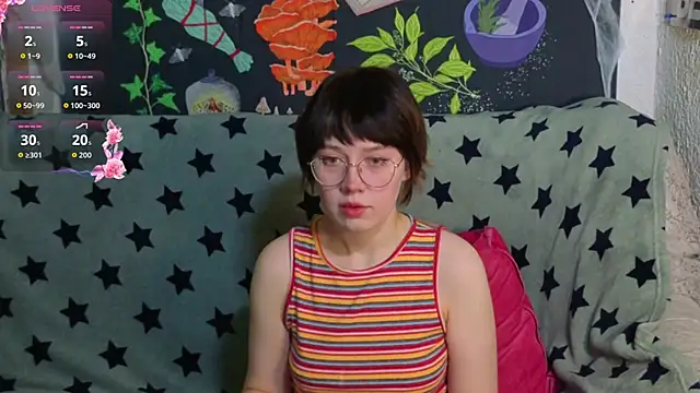 Snapshot of ReincarnatedAngel chatting on November 15, 2025, 9:30 pm ReincarnatedAngel online show from November 15, 2025, 9:30 pm