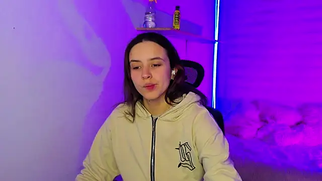 Snapshot of Emily_Lindey chatting on November 22, 2025, 3:05 am Emily Lindey online show from November 22, 2025, 3:05 am