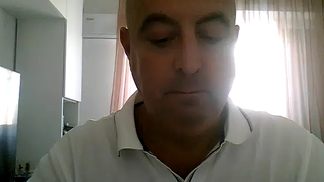 Snapshot of mirko1702 chatting on October 15, 2025, 11:51 am mirko1702 online show from October 15, 2025, 11:51 am