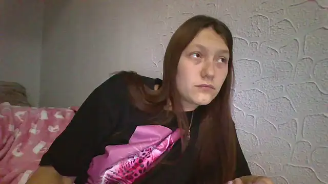 luna tt online show from December 15, 2025, 8:14 pm