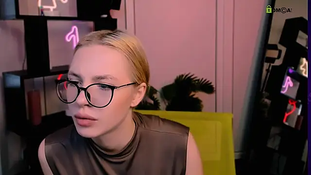 Snapshot of sendi_cais chatting on November 22, 2025, 9:30 am sendi cais online show from November 22, 2025, 9:30 am