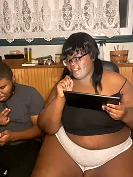 Snapshot of TheChubbySiren chatting on October 26, 2025, 1:17 am TheChubbySiren online show from October 26, 2025, 1:17 am