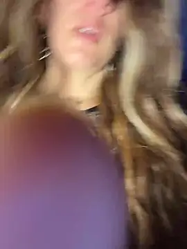 Snapshot of queenkelly1234 chatting on December 4, 2025, 3:00 pm queenkelly1234 online show from December 4, 2025, 3:00 pm