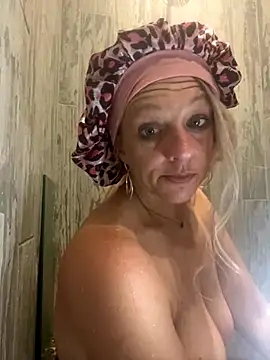 Snapshot of queenkelly1234 chatting on November 8, 2025, 10:30 am queenkelly1234 online show from November 8, 2025, 10:30 am