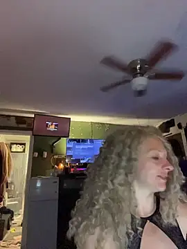 Snapshot of queenkelly1234 chatting on October 29, 2025, 2:32 am queenkelly1234 online show from October 29, 2025, 2:32 am