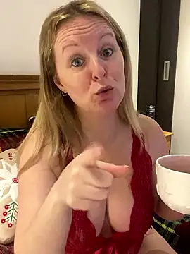 madamlillyrose online show from January 17, 2026, 10:41 am