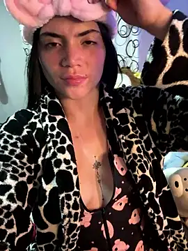 Snapshot of PamelaJonsom_ chatting on November 26, 2025, 4:45 am PamelaJonsom online show from November 26, 2025, 4:45 am