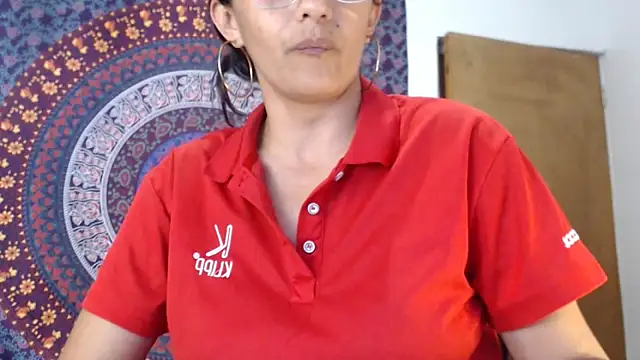 Lucyy Naugthy online show from February 6, 2026, 1:23 am