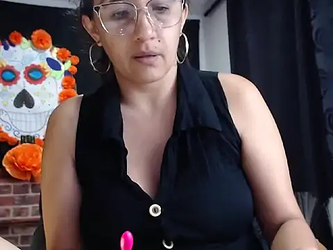 Snapshot of Lucyy_Naugthy chatting on November 22, 2025, 12:26 pm Lucyy Naugthy online show from November 22, 2025, 12:26 pm