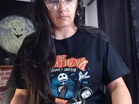 Snapshot of Lucyy_Naugthy chatting on November 6, 2025, 1:15 pm Lucyy Naugthy online show from November 6, 2025, 1:15 pm