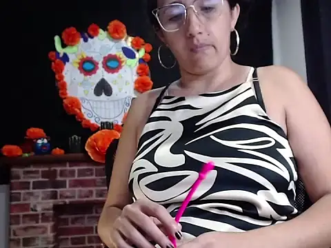 Snapshot of Lucyy_Naugthy chatting on November 10, 2025, 12:32 pm Lucyy Naugthy online show from November 10, 2025, 12:32 pm