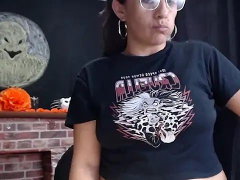 Snapshot of Lucyy_Naugthy chatting on November 8, 2025, 1:25 pm Lucyy Naugthy online show from November 8, 2025, 1:25 pm