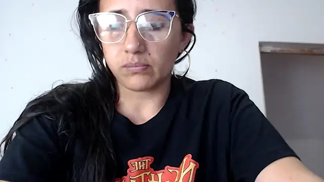 Snapshot of Lucyy_Naugthy chatting on December 18, 2025, 1:04 pm Lucyy Naugthy online show from December 18, 2025, 1:04 pm