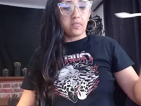 Snapshot of Lucyy_Naugthy chatting on October 20, 2025, 12:27 pm Lucyy Naugthy online show from October 20, 2025, 12:27 pm