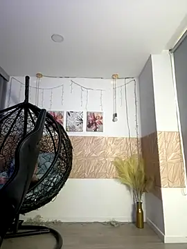 Snapshot of Nahomy_cute1 chatting on November 27, 2025, 9:37 pm Nahomy cute1 online show from November 27, 2025, 9:37 pm