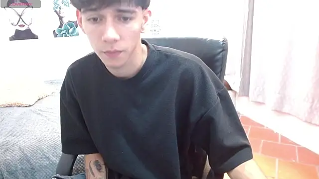 AmethystShadow17 online show from October 24, 2025, 3:44 pm