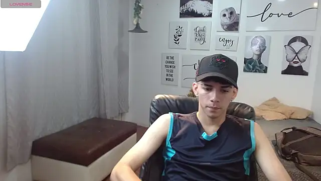 AmethystShadow17 online show from November 21, 2025, 6:18 pm