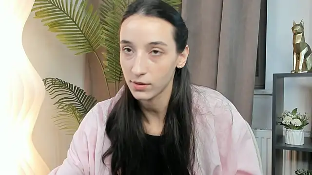 Snapshot of HayleySalahubdin chatting on October 15, 2025, 4:04 pm HayleySalahubdin online show from October 15, 2025, 4:04 pm