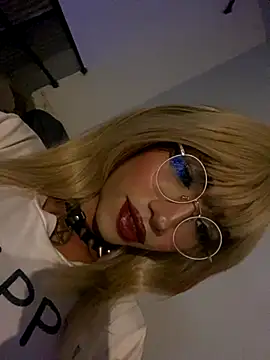 Snapshot of Cute_Aleja chatting on November 2, 2025, 5:12 am Cute Aleja online show from November 2, 2025, 5:12 am