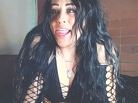 Dulce lindaaa online show from October 22, 2025, 9:57 pm