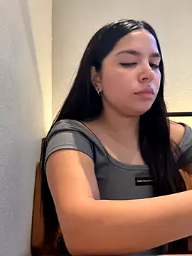 Snapshot of GODDESS_zyrene chatting on November 17, 2025, 10:25 pm GODDESS zyrene online show from November 17, 2025, 10:25 pm