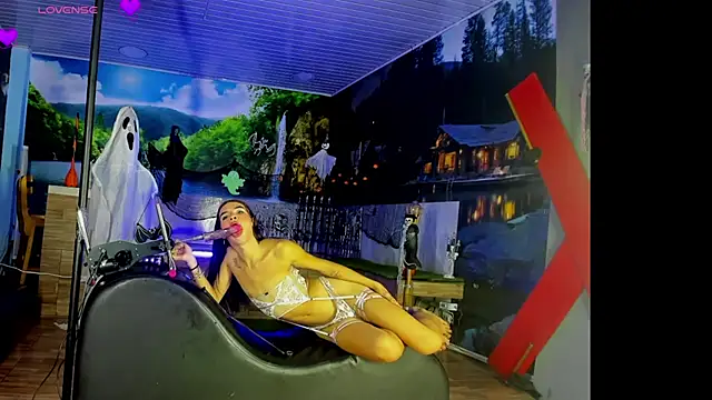 Snapshot of Zakura_hot_25 chatting on October 17, 2025, 4:16 am Zakura hot 25 online show from October 17, 2025, 4:16 am