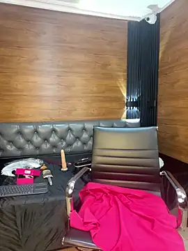 Snapshot of Yvonny27 chatting on February 15, 2026, 1:54 pm Yvonny27 online show from February 15, 2026, 1:54 pm