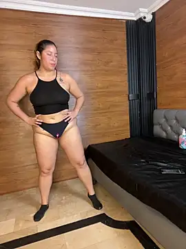 Snapshot of Yvonny27 chatting on March 2, 2026, 12:34 pm Yvonny27 online show from March 2, 2026, 12:34 pm