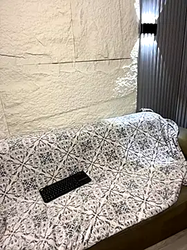 Snapshot of Yvonny27 chatting on November 10, 2025, 11:10 pm Yvonny27 online show from November 10, 2025, 11:10 pm